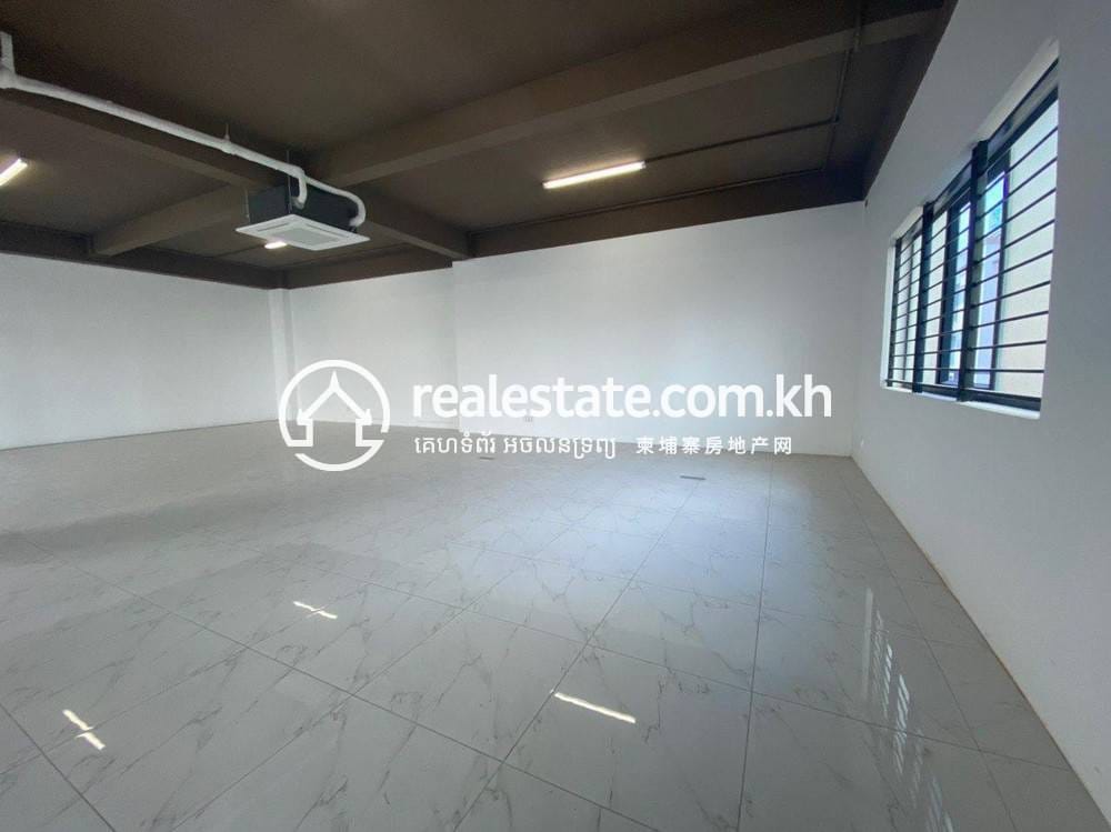 อาคารสำนักงาน สำหรับเช่า ใน Boeng Keng Kang $4,500