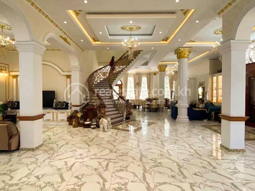Villa À vendre de 1,200 m² habitables à Chbar Ampov