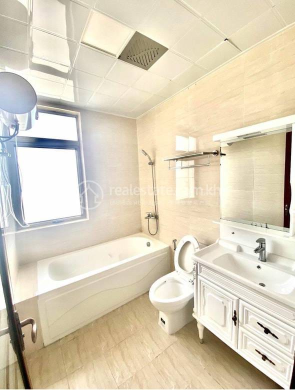 Chamkarmon Apartment For Rent in Chamkarmon
