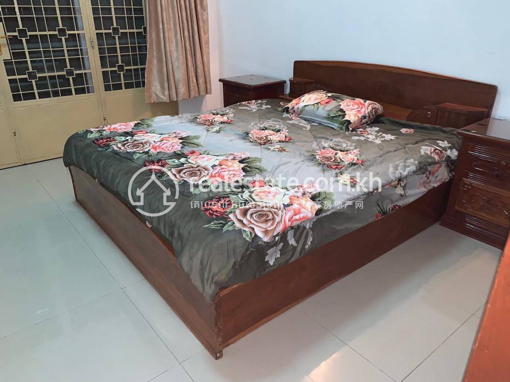 ផ្ទះលក់ដូរ សំរាប់ជួល មានកន្លែងចតរថយន្ត 1
