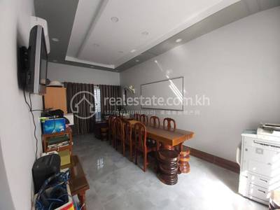 Chamkarmon别墅出租，价格$3,200
