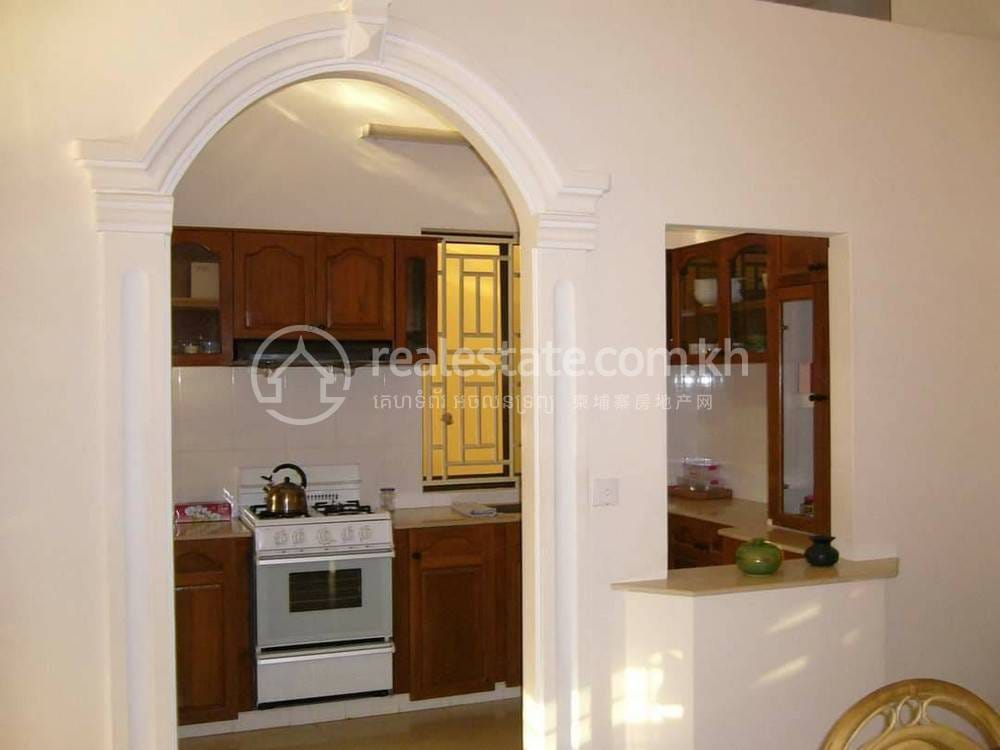 Villa For Rent in Daun Penh $2,800
