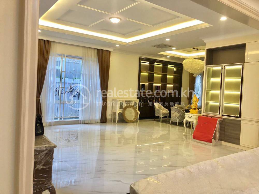 Chbar Ampov别墅出租，价格$6,000