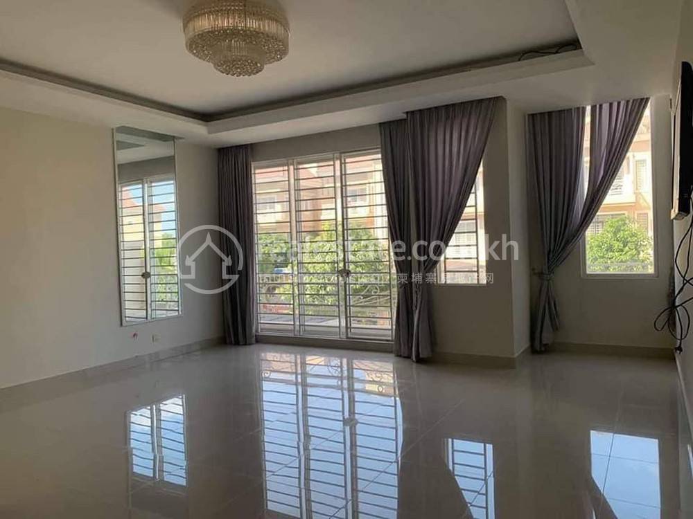 Dvojvila K pronájmu in Tuek Thla, Sen Sok, Phnom Penh