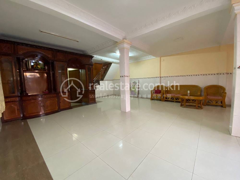 Shophouse For Rent in BKK 3, Boeng Keng Kang, Phnom Penh