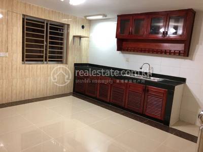 Шопхаус Для Аренды in Chamkarmon $1,200