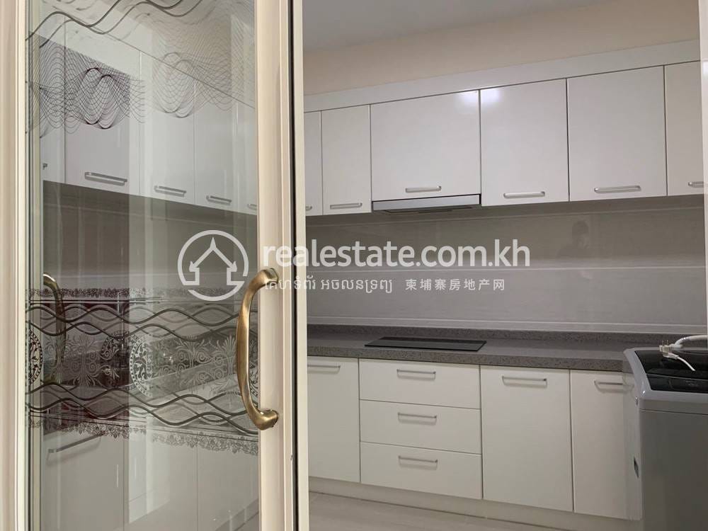 Apartmán K pronájmu in 7 Makara $1,100