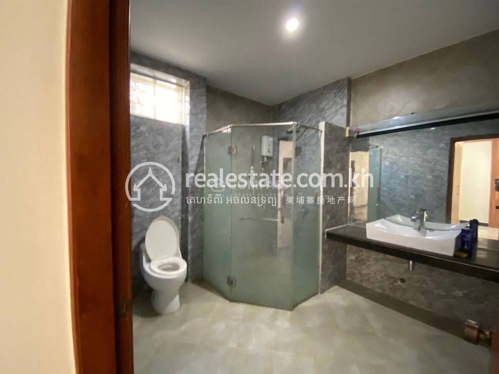 វីឡា សំរាប់ជួល នៅRussey Keo តម្លៃ $1,200