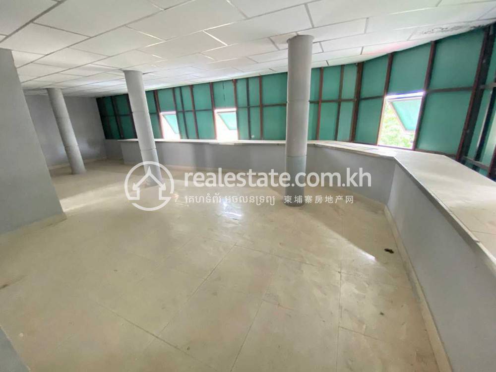 commercial Offices for rent in Ou Ruessei 1 ID 176262