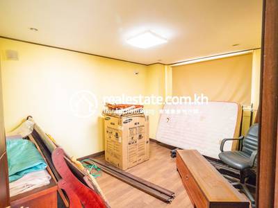 De Castle Diamond Condominium