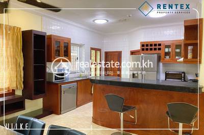 Vila For Sale & Rent with 3 Parking Space