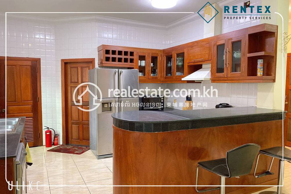 Vila For Sale & Rent in Chamkarmon $1,800,000
