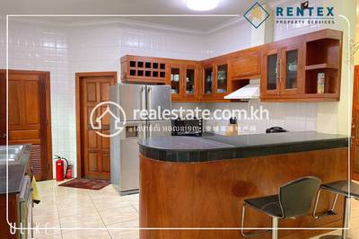 Vila For Sale & Rent in Chamkarmon $1,800,000