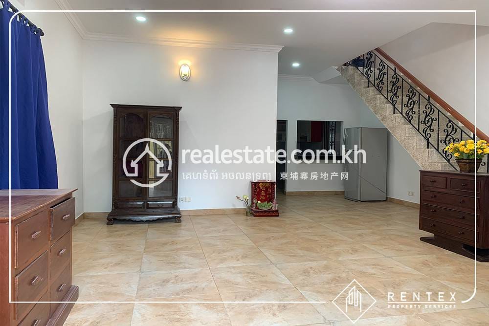 Villa À louer à Chamkarmon $2,000