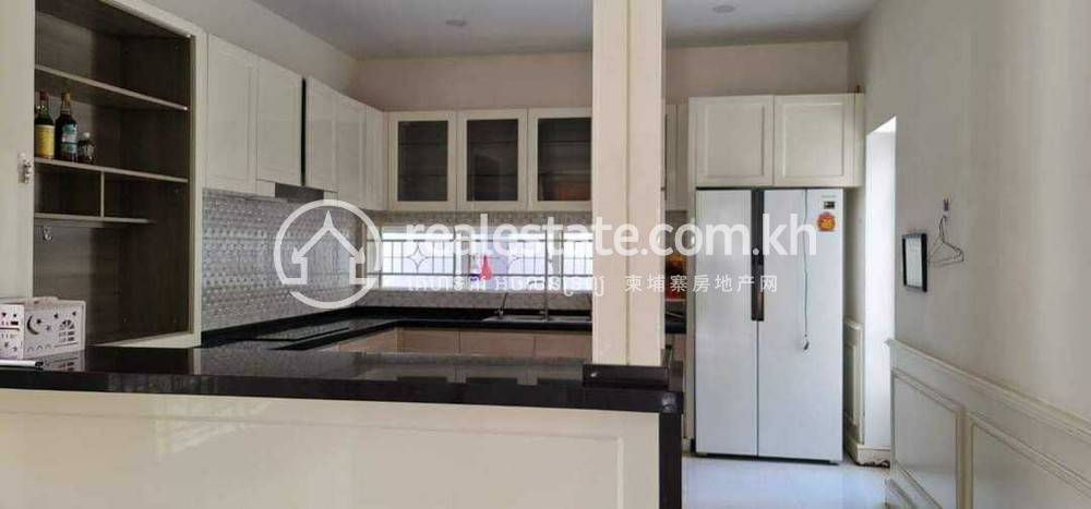 residential Villa for sale in Nirouth ID 176595