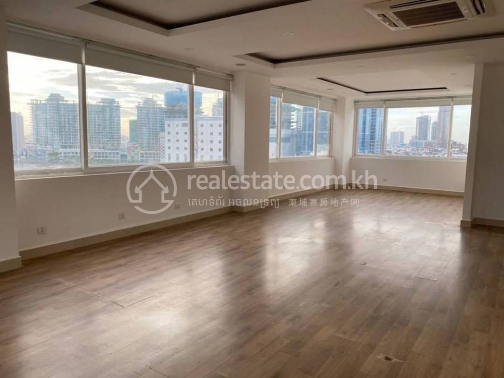 Offices For Rent in 7 Makara $1,850