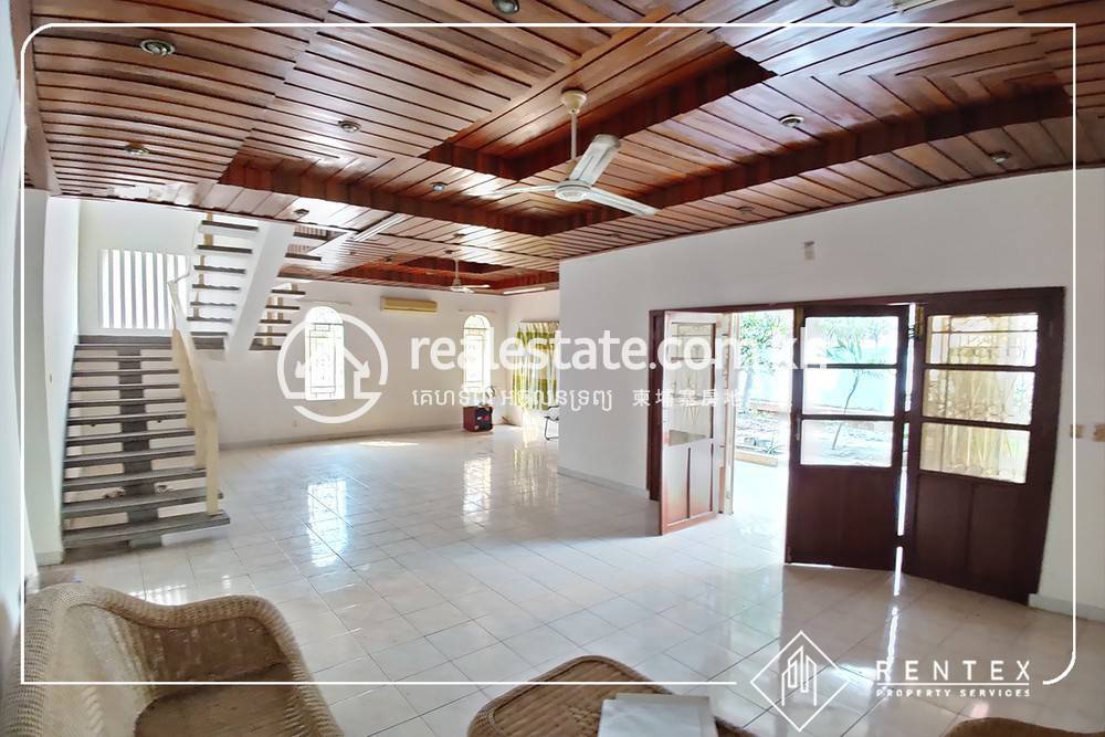 Villa À louer à Chamkarmon $3,700