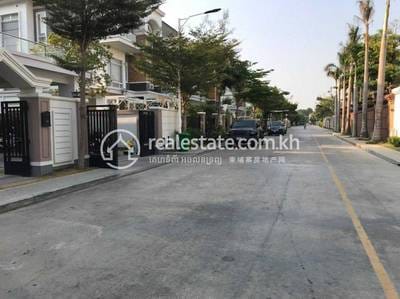 $1,500,000 Vila