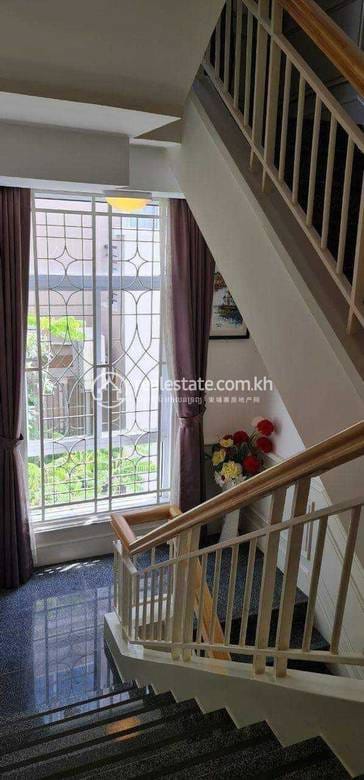 $750,000 Villa
