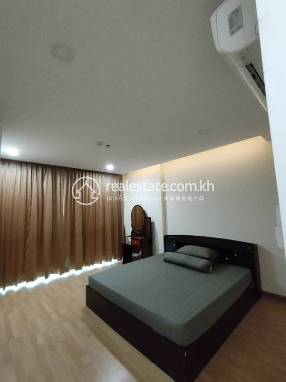 คอนโด สำหรับเช่า ใน 7 Makara $950