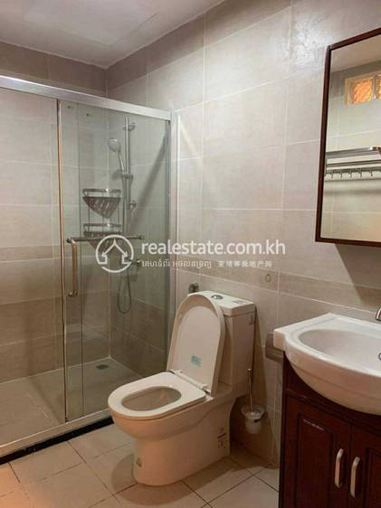 Chamkarmon Condo Na prodej in Tonle Bassac Chamkarmon $131,100