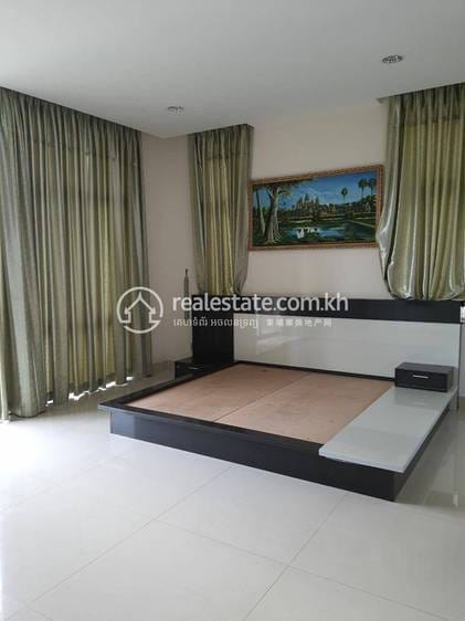 Chamkarmon别墅出租，价格$4,200