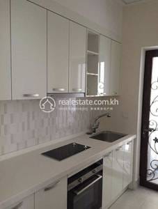 Condo For Rent in Chamkarmon $500