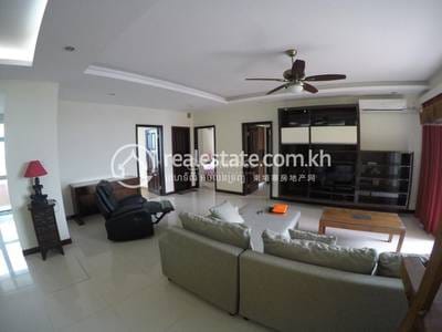 Condo K pronájmu in Chamkarmon $3,200