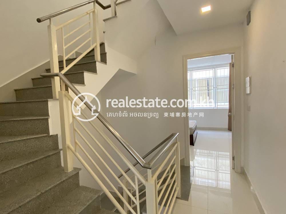 Twin Villa For Rent in Chrang Chamres I, Russey Keo, Phnom Penh