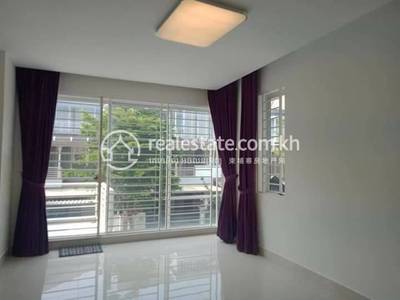 Chbar Ampov别墅出租，价格$1,300