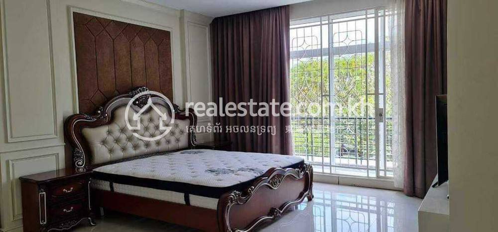Chbar Ampov Villa For Sale in Nirouth Chbar Ampov $750,000