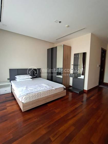 Apartmán se službami K pronájmu in Boeng Keng Kang $3,000