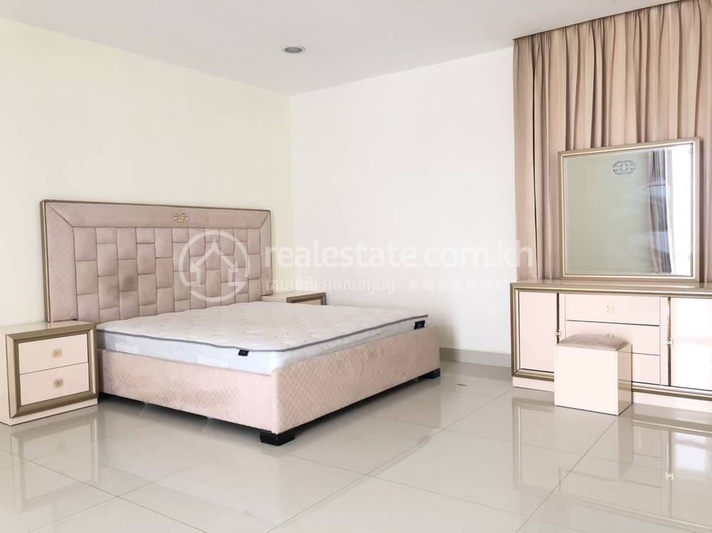 Chamkarmon别墅出租，价格$6,500