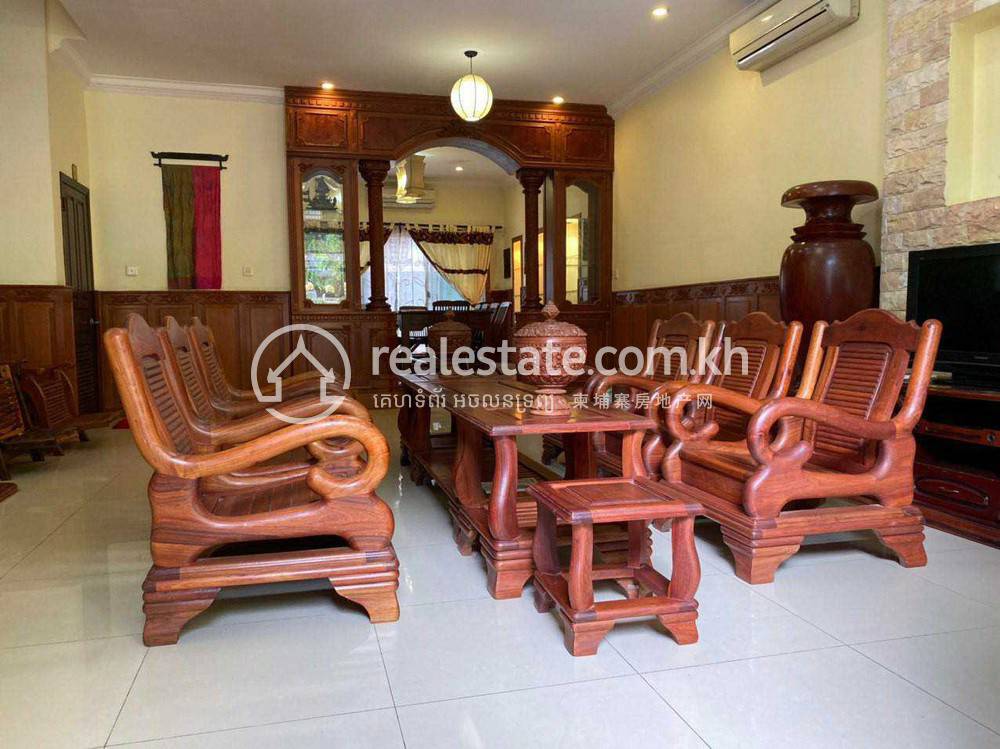 Chamkarmon别墅出租，位于Tonle BassacChamkarmon，价格$2,200