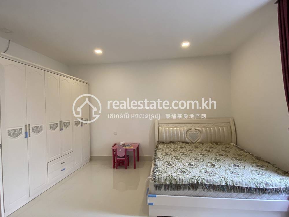 Twin Villa For Rent in Chrang Chamres 2, Russey Keo, Phnom Penh