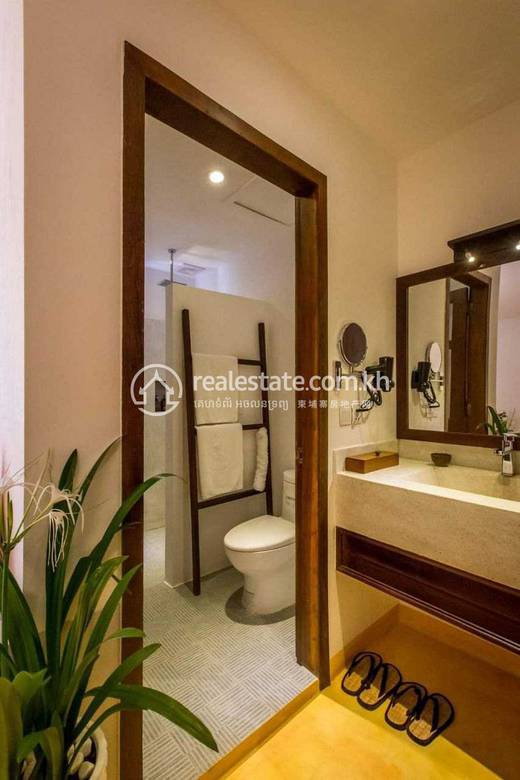 $7,000 Hotel