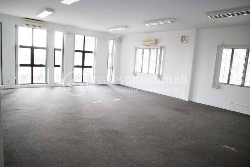 อาคารสำนักงาน สำหรับเช่า ใน Boeng Keng Kang $1,560
