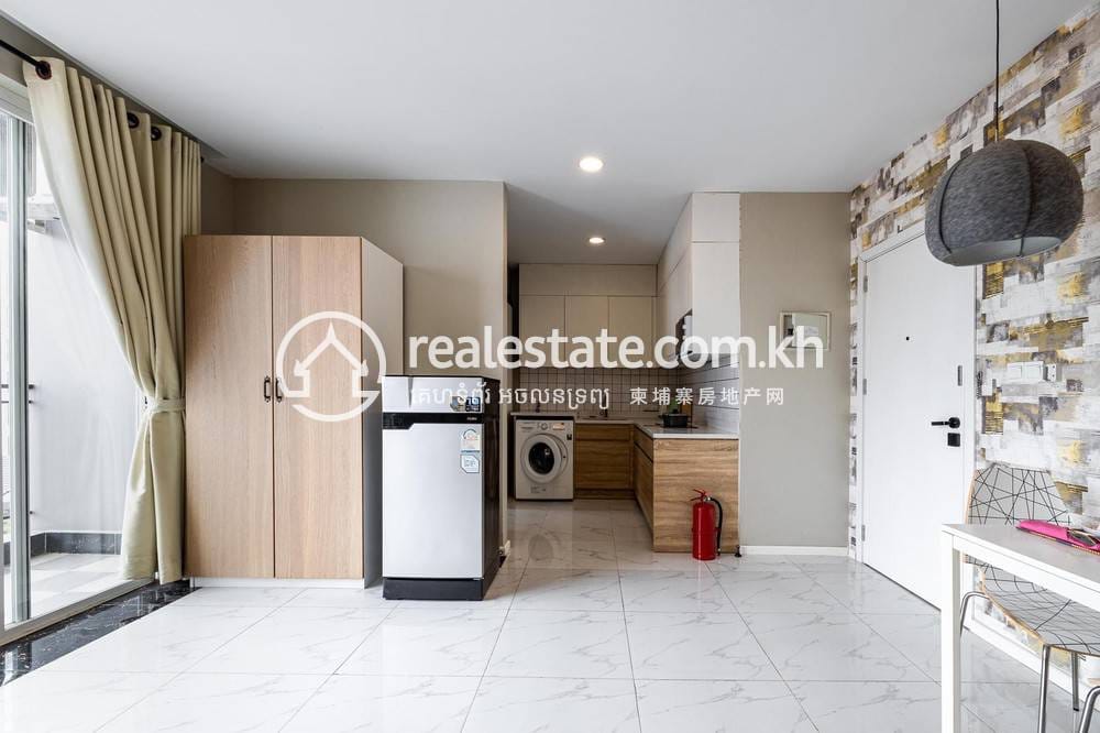 55 sqm Living Size Apartmán se službami K pronájmu in Boeng Keng Kang