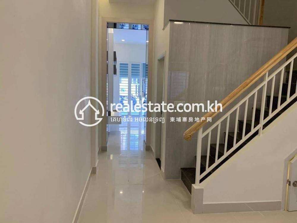 Shophouse K pronájmu in Nirouth, Chbar Ampov, Phnom Penh
