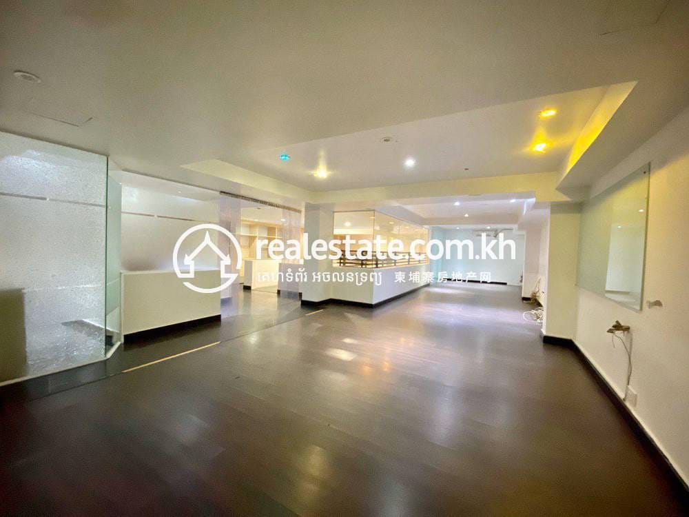 Chamkarmon办公物业出租，价格$2,800