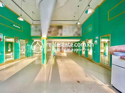 Building For Rent in Chamkarmon $5,500