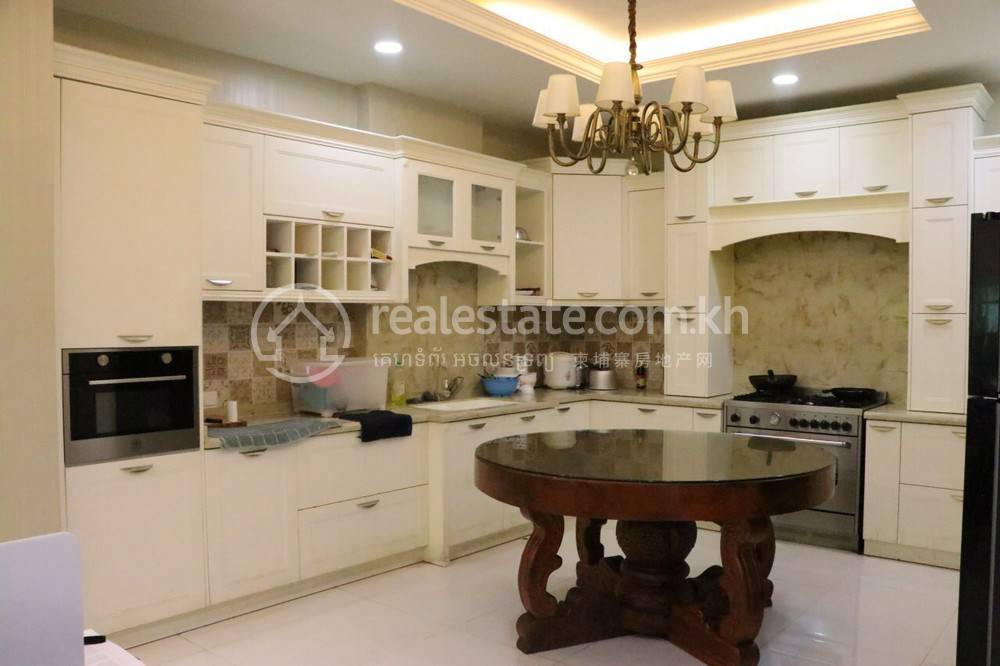 Chamkarmon别墅出租，价格$5,500