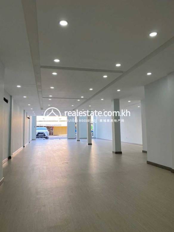 Daun Penh Shophouse For Rent in Chakto Mukh Daun Penh $3,000