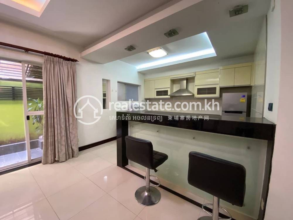 $2,600 Villa
