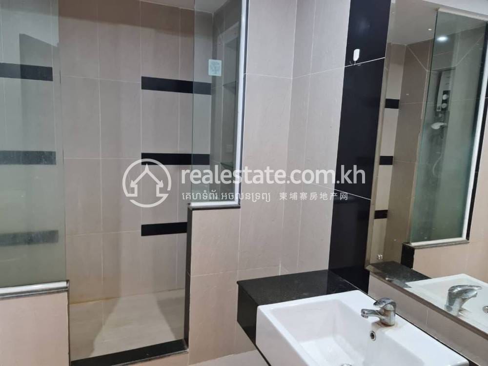 Villa For Rent in Tuek Thla, Sen Sok, Phnom Penh