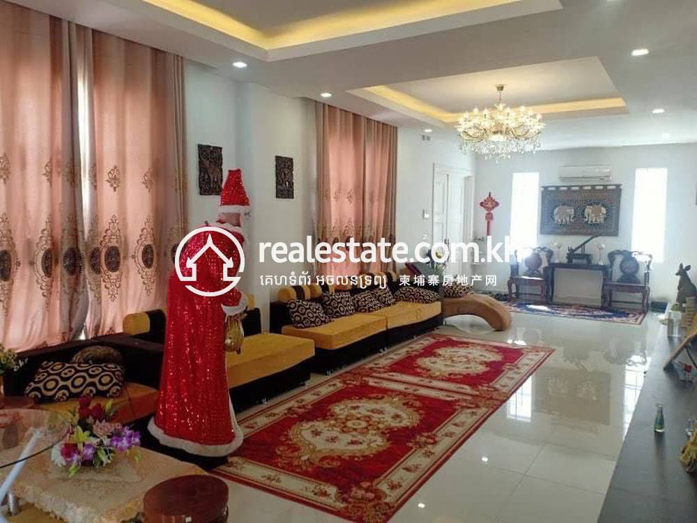 Villa For Rent in Chrang Chamres 2, Russey Keo, Phnom Penh