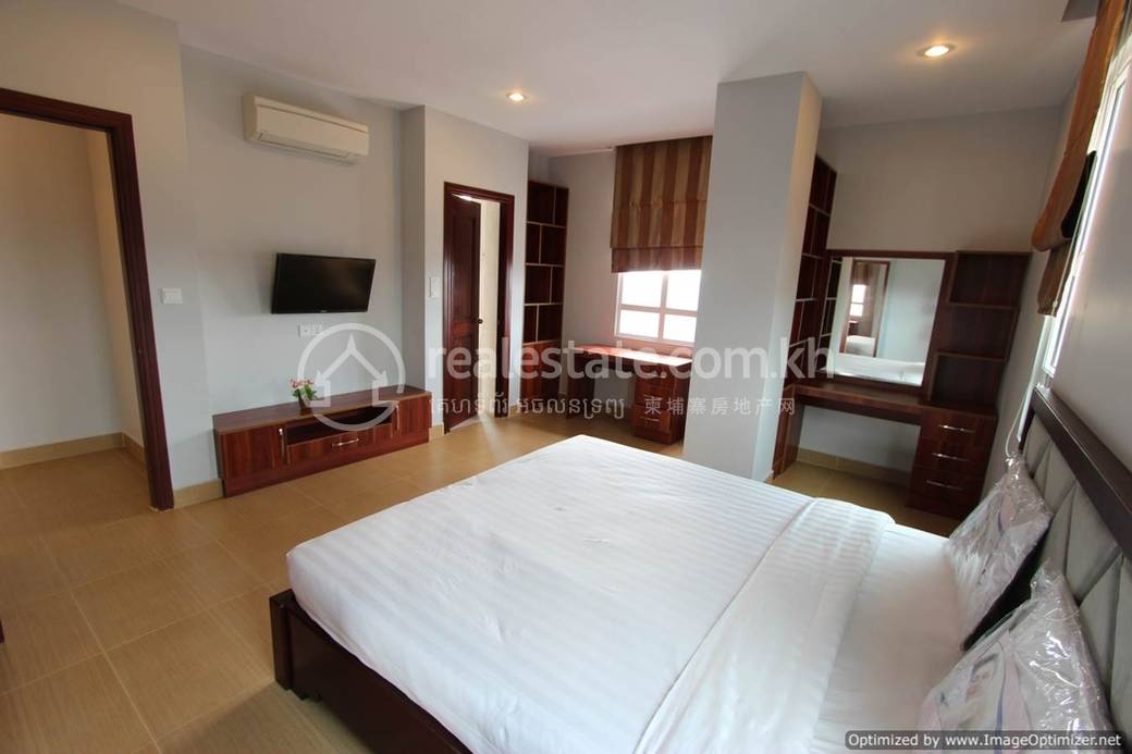 អាផាតមិន សំរាប់ជួល នៅTonle Bassac តម្លៃ $2,400