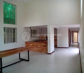 ផ្ទះ តម្លៃ $1,800