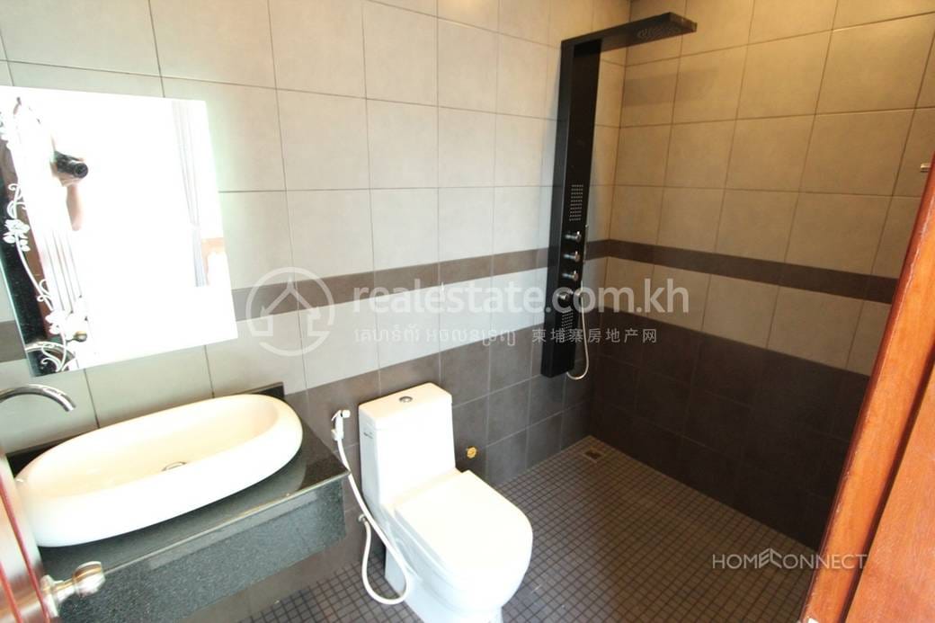 ផ្ទះល្វែង តម្លៃ $450