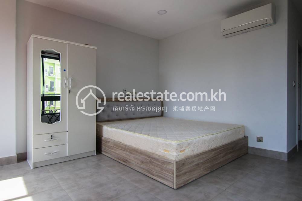 Apartment For Rent in Tonle Bassac, Chamkarmon, Phnom Penh